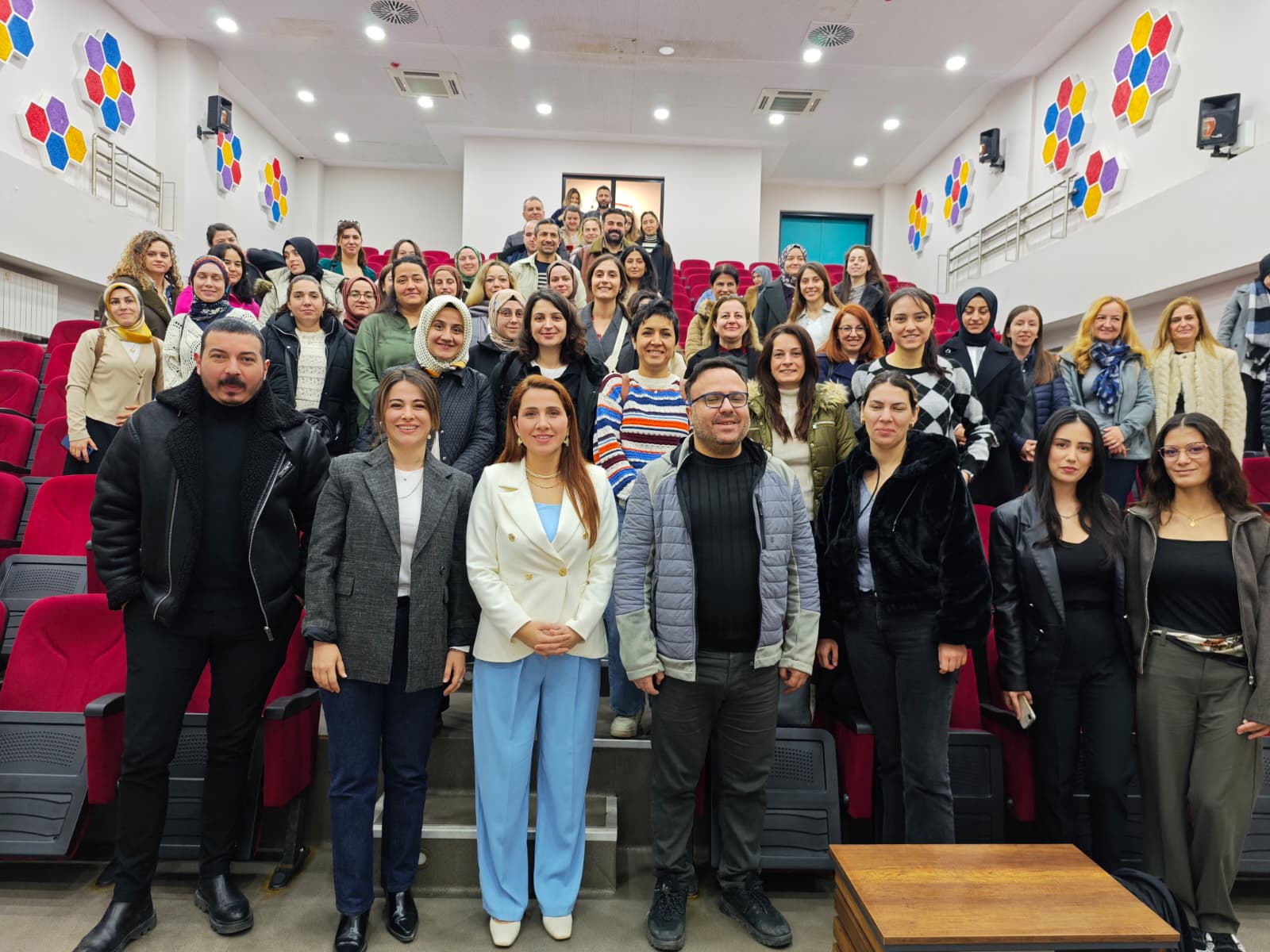 TUZLA Milli Eğitim Müdürlüğü ile Rehber Öğretmenler için Maarif Modeli Işığında Yapay Zeka ve Uygulamaları   